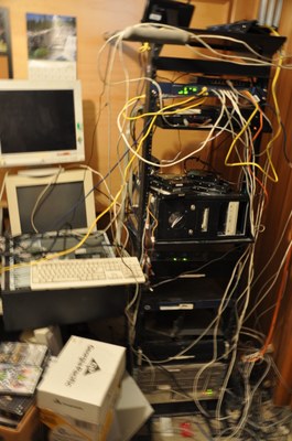 messy server rack 2 20150811a