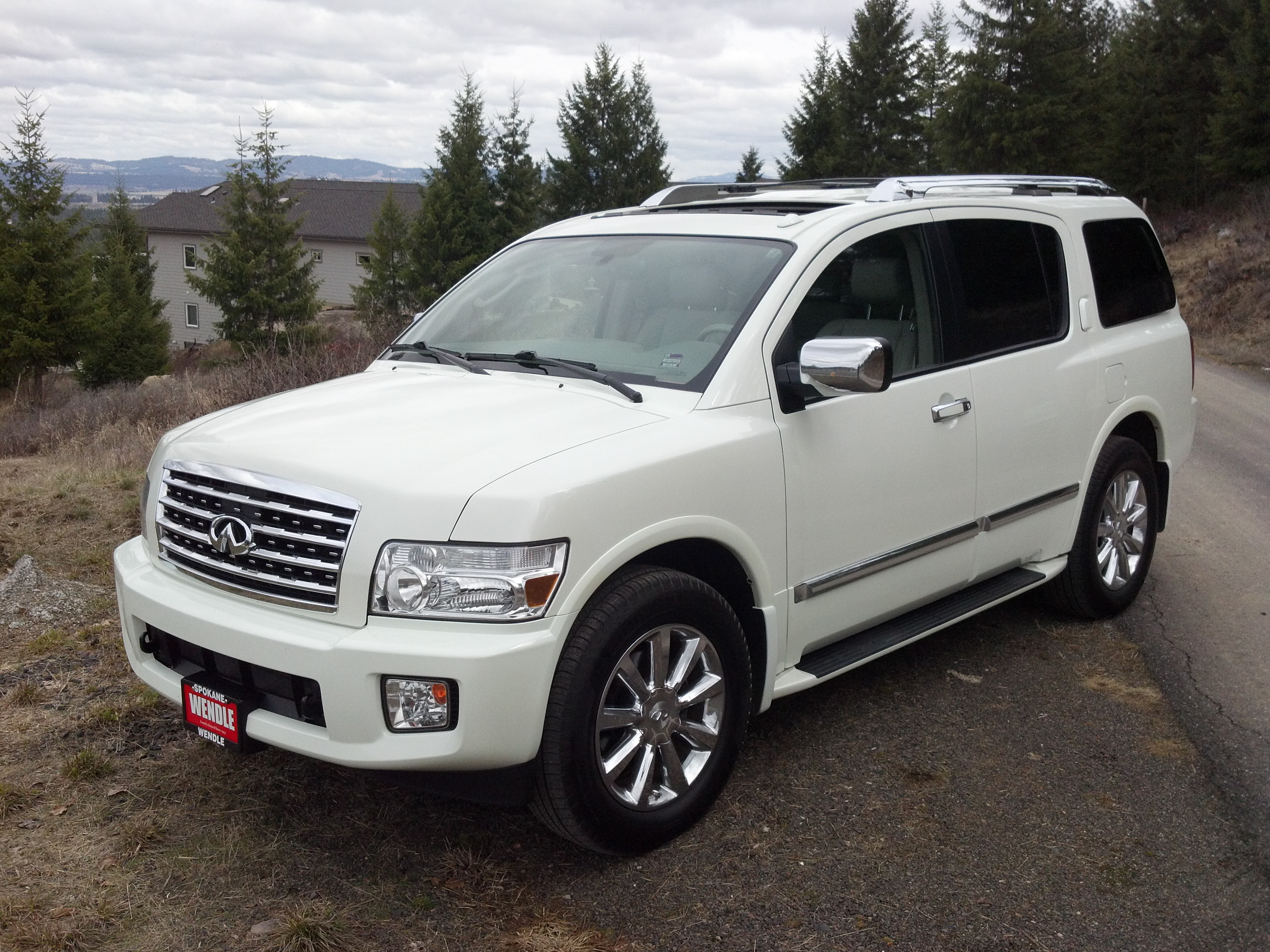 Only one vehicle now exists that comfortably fits 6'+ Tall people including the driver: Nissan Armada / Infiniti QX-56